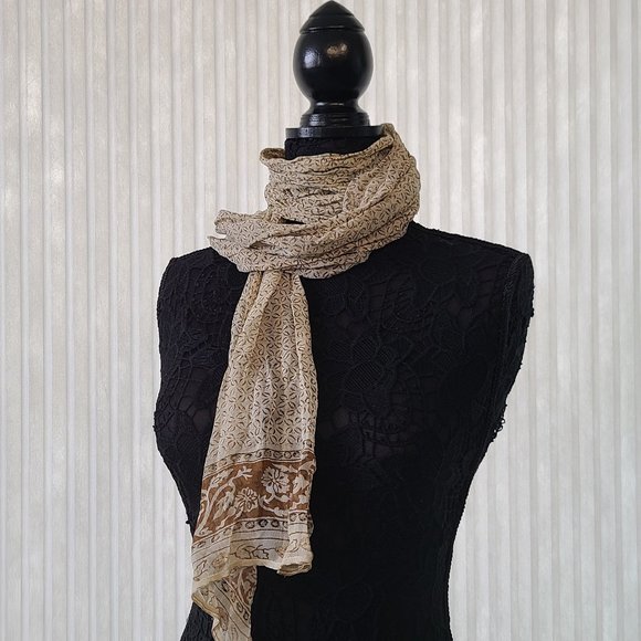 Flower Design Pattern Rectangular Scarf - Picture 1 of 3